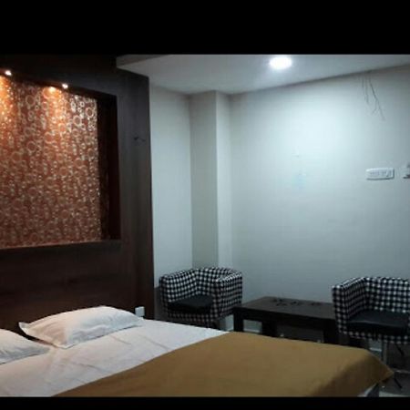 Hotel Gowri Sankar Ambāsamudram Kültér fotó